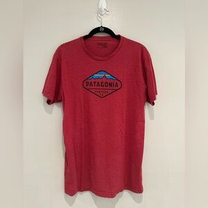 Patagonia Men’s Slim Fit T-shirt in Red size Large